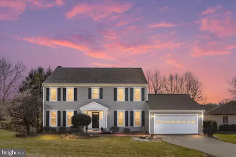 1607 Sereno Ct, Vienna, VA 22182