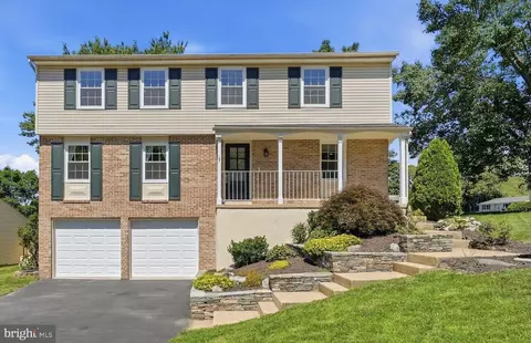 6816 Rock Creek Ct, Alexandria, VA 22306