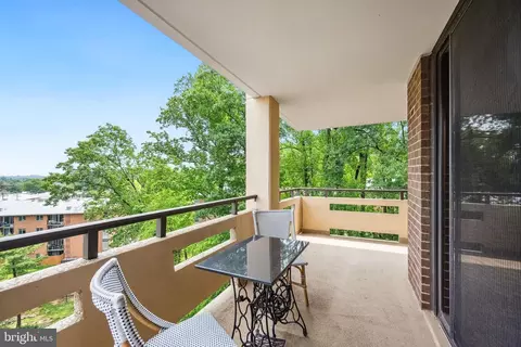 Exterior - 1808 Old Meadow Rd #906, Mclean, VA 22102 photo 1 of 4