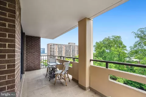 Exterior - 1808 Old Meadow Rd #906, Mclean, VA 22102 photo 2 of 4