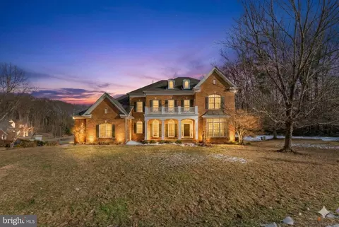3757 Tennis Ct, Falls Church, VA 22041