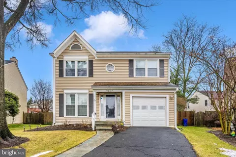 6509 Old Coach Ct, Alexandria, VA 22315