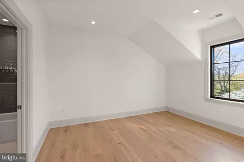 Bedroom - 1223 Somerset Dr, Mclean, VA 22101 photo 6 of 11