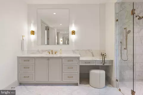 Bath - 1223 Somerset Dr, Mclean, VA 22101 photo 3 of 9
