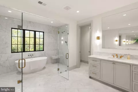 Bath - 1223 Somerset Dr, Mclean, VA 22101 photo 2 of 9