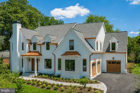 Exterior - 1223 Somerset Dr, Mclean, VA 22101 photo 2 of 8