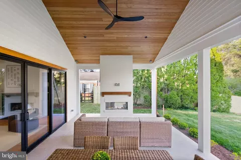 Exterior - 1223 Somerset Dr, Mclean, VA 22101 photo 6 of 8