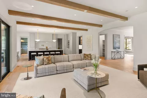 Living - 1223 Somerset Dr, Mclean, VA 22101 photo 3 of 3