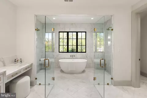 Bath - 1223 Somerset Dr, Mclean, VA 22101 photo 1 of 9