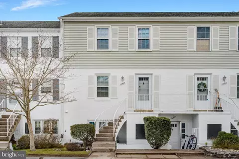 14503 Golden Oak Rd, Centreville, VA 20121