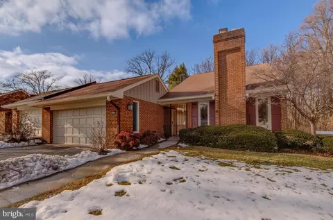 2800 Oakton Manor Ct, Oakton, VA 22124