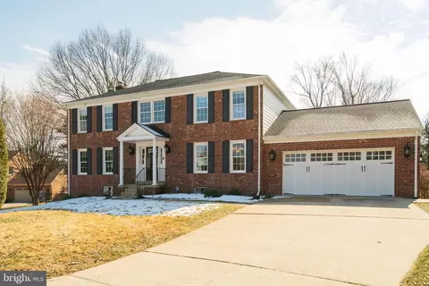5832 Wessex Ln, Alexandria, VA 22310