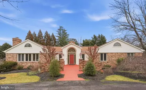 8416 Weller Ave, Mclean, VA 22102