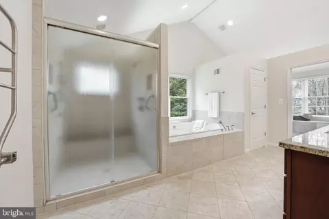 Bath - 8416 Weller Ave, Mclean, VA 22102 photo 1 of 3