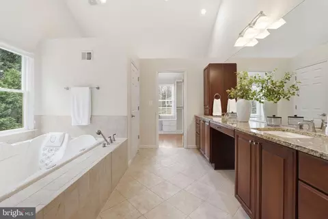 Entry Way - 8416 Weller Ave, Mclean, VA 22102 photo 3 of 3