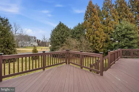 Exterior - 8416 Weller Ave, Mclean, VA 22102 photo 3 of 8