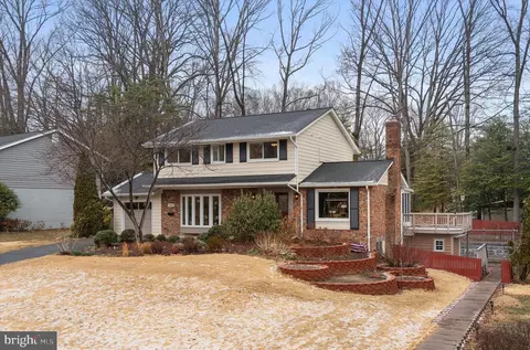 9808 Laurel St, Fairfax, VA 22032