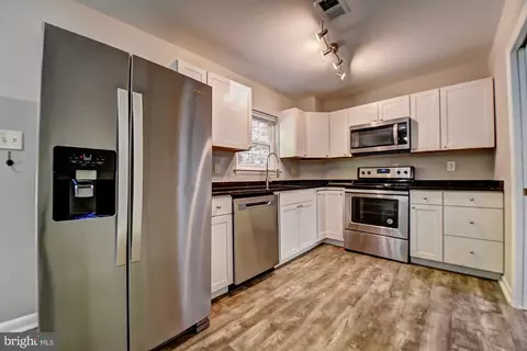Kitchen - 2226 Gunsmith Sq, Reston, VA 20191 photo 3 of 3