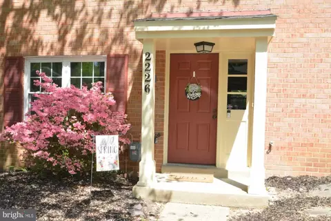 2226 Gunsmith Sq, Reston, VA 20191