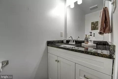 Bath - 2226 Gunsmith Sq, Reston, VA 20191 photo 1 of 8