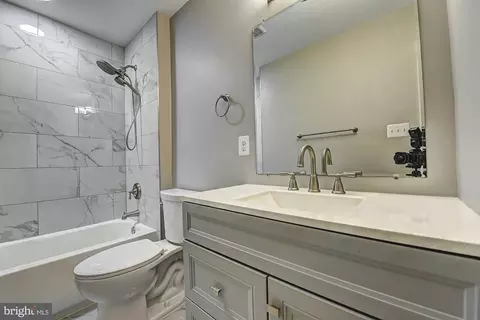 Bath - 2226 Gunsmith Sq, Reston, VA 20191 photo 4 of 8