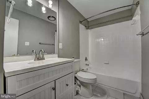 Bath - 2226 Gunsmith Sq, Reston, VA 20191 photo 7 of 8