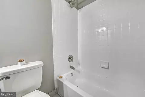 Bath - 2226 Gunsmith Sq, Reston, VA 20191 photo 8 of 8