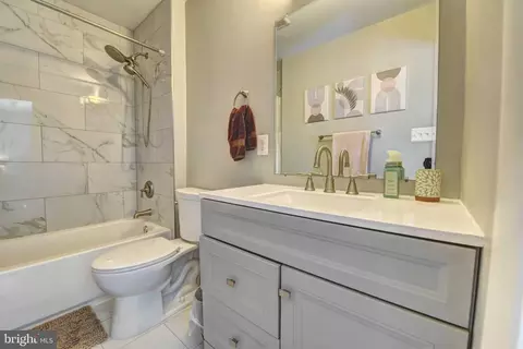 Bath - 2226 Gunsmith Sq, Reston, VA 20191 photo 3 of 8