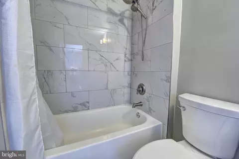 Bath - 2226 Gunsmith Sq, Reston, VA 20191 photo 2 of 8