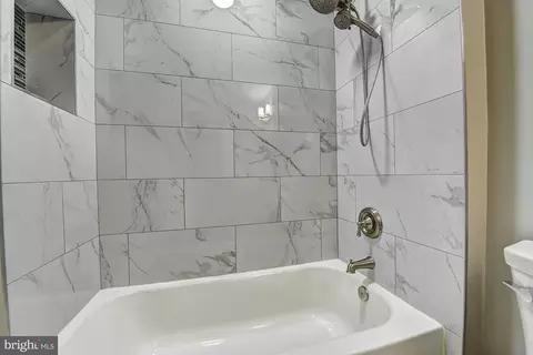 Bath - 2226 Gunsmith Sq, Reston, VA 20191 photo 5 of 8