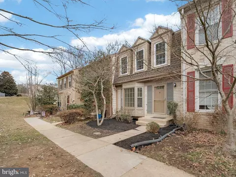 10278 Colony Park Dr, Fairfax, VA 22032