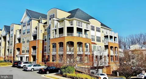 2711 Bellforest Ct #404, Vienna, VA 22180