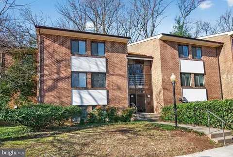 1526 Northgate Sq #11, Reston, VA 20190