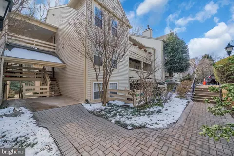 2233 Lovedale Ln #L, Reston, VA 20191