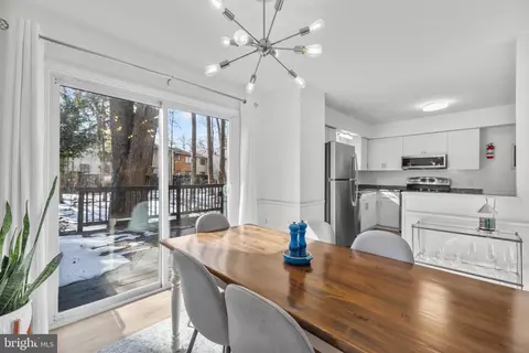 2320 Emerald Heights Ct, Reston, VA 20191 photo 10