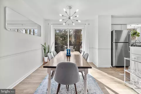 2320 Emerald Heights Ct, Reston, VA 20191 photo 5