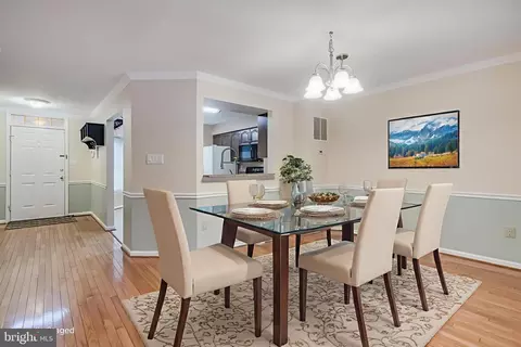 8735 Stone Hill Pl, Springfield, VA 22153 photo 2