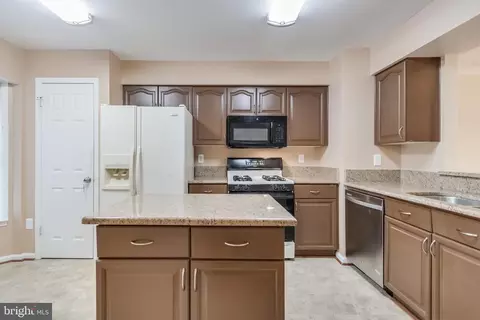 8735 Stone Hill Pl, Springfield, VA 22153 photo 13