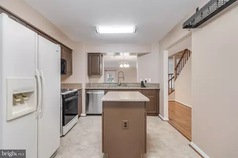 8735 Stone Hill Pl, Springfield, VA 22153 photo 16