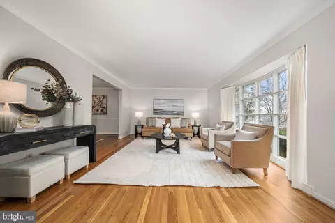 4201 Wynnwood Dr, Annandale, VA 22003