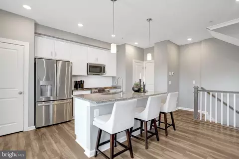 2386 Stella Pl #14, Alexandria, VA 22303