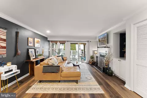 3322 Lakeside View Dr #3-3, Falls Church, VA 22041