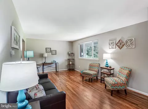 8405 Thames St, Springfield, VA 22151 photo 4