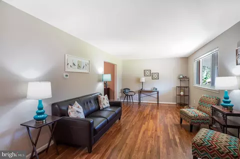 8405 Thames St, Springfield, VA 22151 photo 5