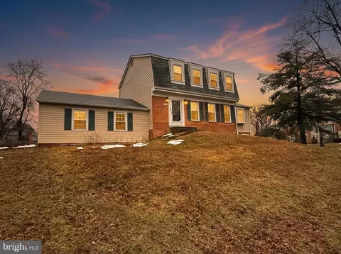 711 Campbell Way, Herndon, VA 20170