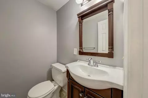 Bath - 2285 Marginella Dr, Reston, VA 20191 photo 1 of 3