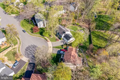 View/Area - 2285 Marginella Dr, Reston, VA 20191 photo 2 of 2