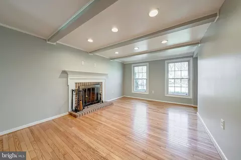 Living - 2285 Marginella Dr, Reston, VA 20191 photo 5 of 7