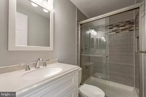 Bath - 2285 Marginella Dr, Reston, VA 20191 photo 2 of 3
