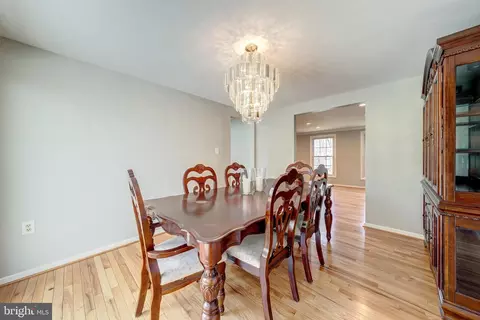 Dining - 2285 Marginella Dr, Reston, VA 20191 photo 2 of 2